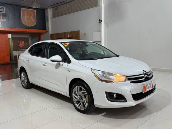 CITROËN C4 LOUNGE 1.6 EXCLUSIVE 16V TURBO GASOLINA 4P AUTOMÁTICO CITROËN C4 LOUNGE 1.6 EXCLUSIVE 16V TURBO GASOLINA 4P AUTOMÁTICO